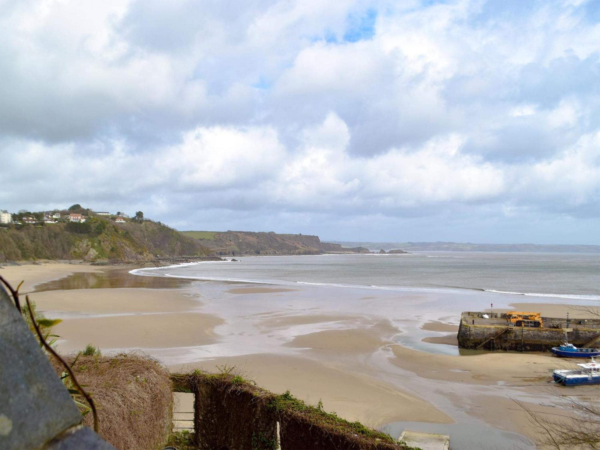 Villa Little Fishes Tenby Esterno foto