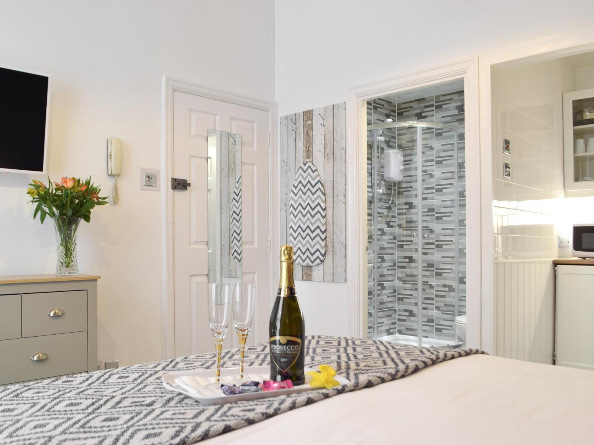 Villa Little Fishes Tenby Esterno foto